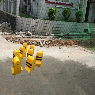 深圳祥利路建材店订购水泥分道路石隔离路基防撞作用