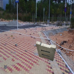 深圳黄竹坑路排水渠需要封闭电缆盖板施工使用保护作用