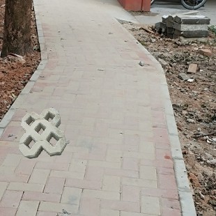 深圳下李朗项目路水泥地花砖深圳电网工程草坪砖植草砖批发部