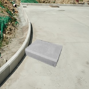 深圳洋涌路花园街道切角路侧石配送工地施工建材