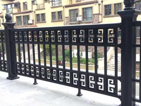 定西鋁藝陽(yáng)臺(tái)欄桿廠家,鋁藝陽(yáng)臺(tái)護(hù)欄哪家便宜
