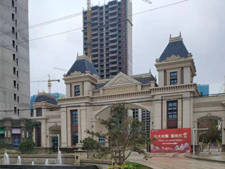 西寧防火線條廠,條點(diǎn)法用抹子在每塊板周邊及中間抹專用粘結(jié)劑，再在發(fā)泡水泥板分隔區(qū)內(nèi)抹直徑為50，厚度為10的灰餅。