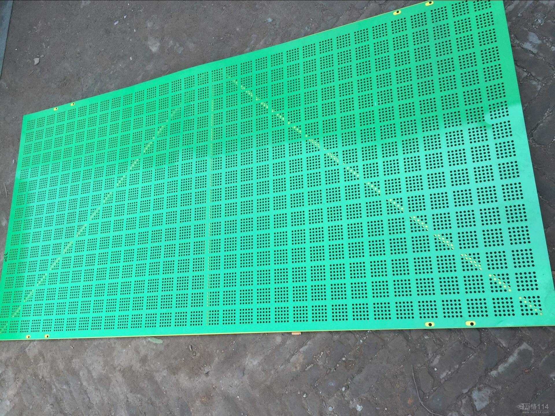 天津外墙建筑爬架网图片