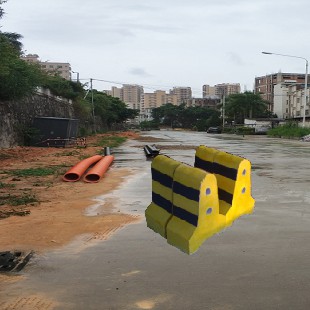 龙湖商场超市门口水泥路墩车石深圳施工车道水泥车墩砖送货电话