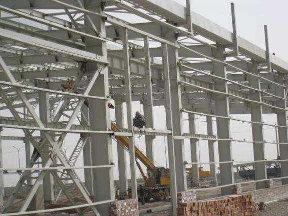 乌兰察布可信赖的钢结构厂家，包头钢结构网架材料