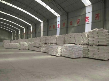 兰州工业熟石灰粉厂,兰州氢氧化钙在建筑中的应用主要有制备水泥、砖瓦、石膏、石棉等建筑材料，提高建筑质量；制备混凝土砌块