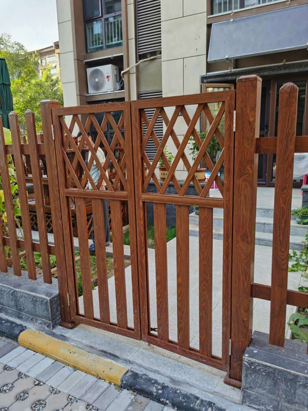 青岛别墅铝合金木纹阳台护栏多少钱