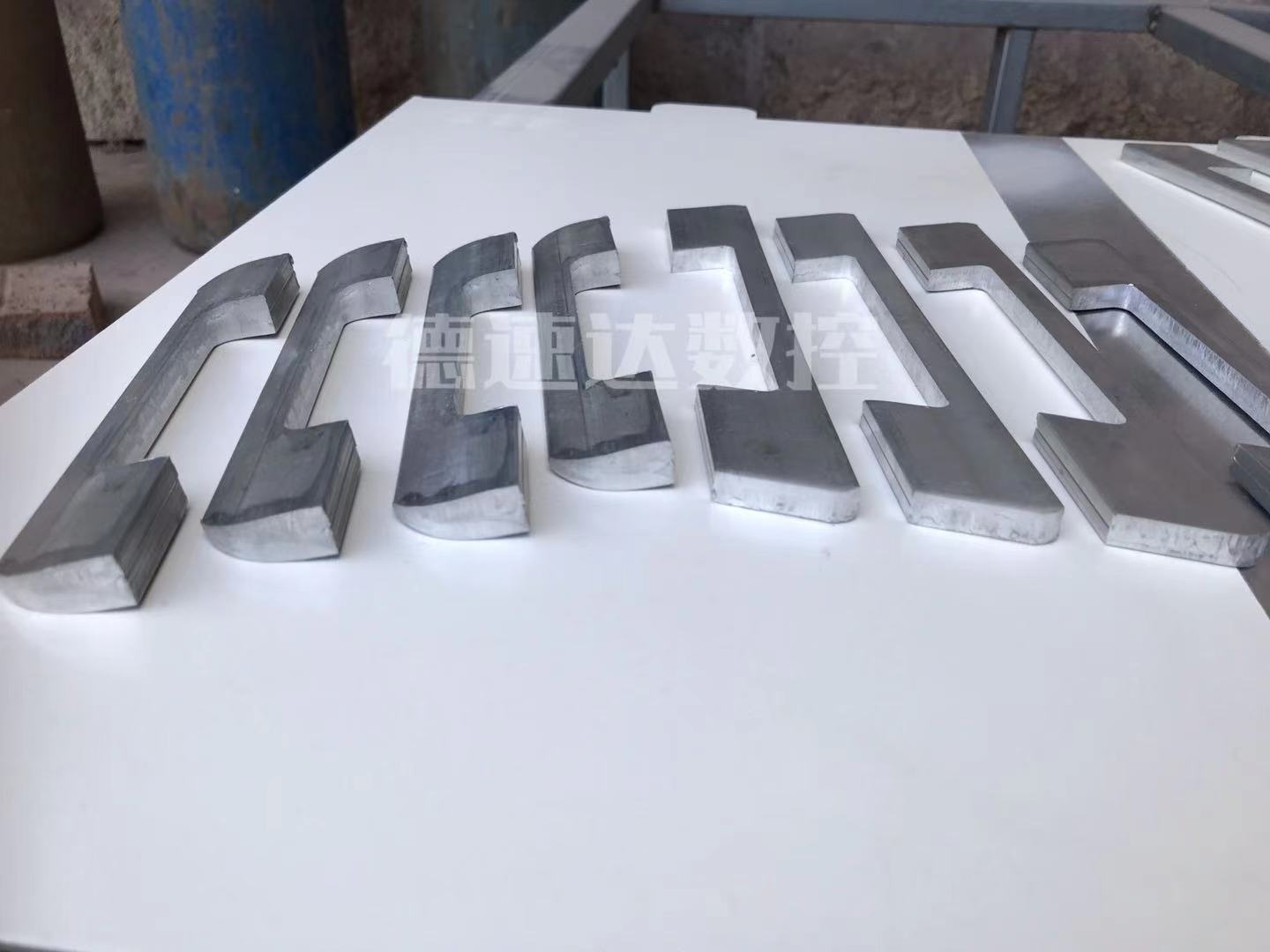 上海铝材框架冲孔切割机厂