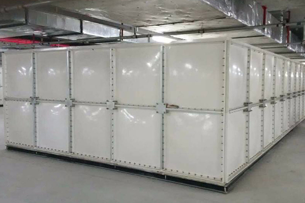 消防水箱厂家 迈新镀锌板水箱批发 SMC玻璃钢组合式水箱安装