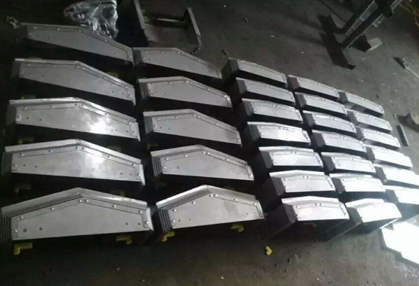 上海斜拉式钢板防护罩加工