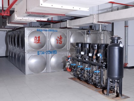 常德臥式不銹鋼水箱哪家好,304不銹鋼水箱制造商