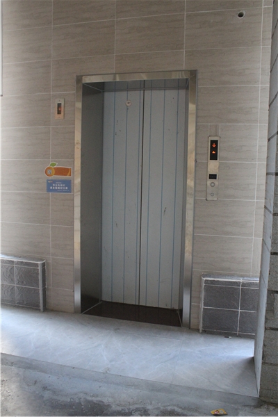 角美台商投资区厂房载货电梯图片