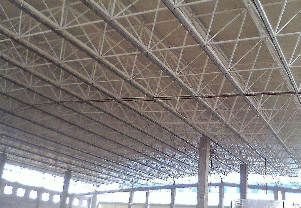 甘肃钢结构网架雨棚工程,钢结构网架车间工程