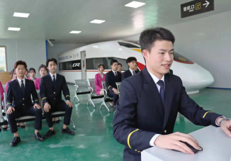 江西航空学校一年学费多少钱