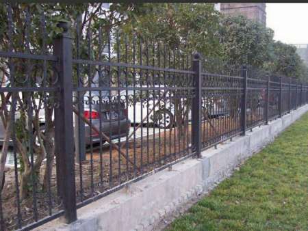 大门铁艺围栏安装
