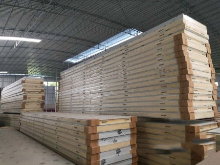 桂林聚氨酯保温板哪里买,不锈钢聚氨酯冷库板多少钱一平方
