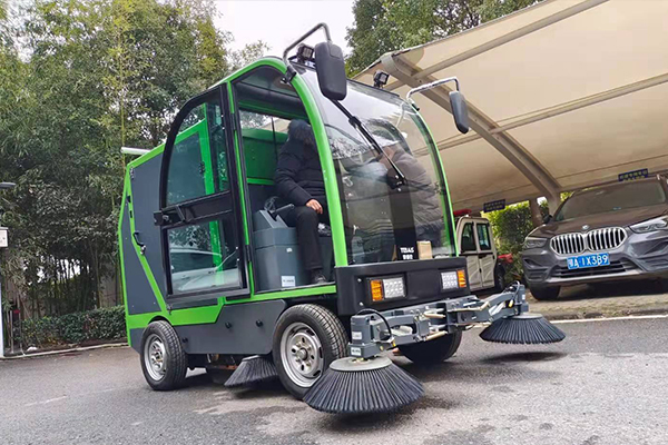 特佰仕小型扫地车 驾驶式扫地车 电动扫地车厂家价格