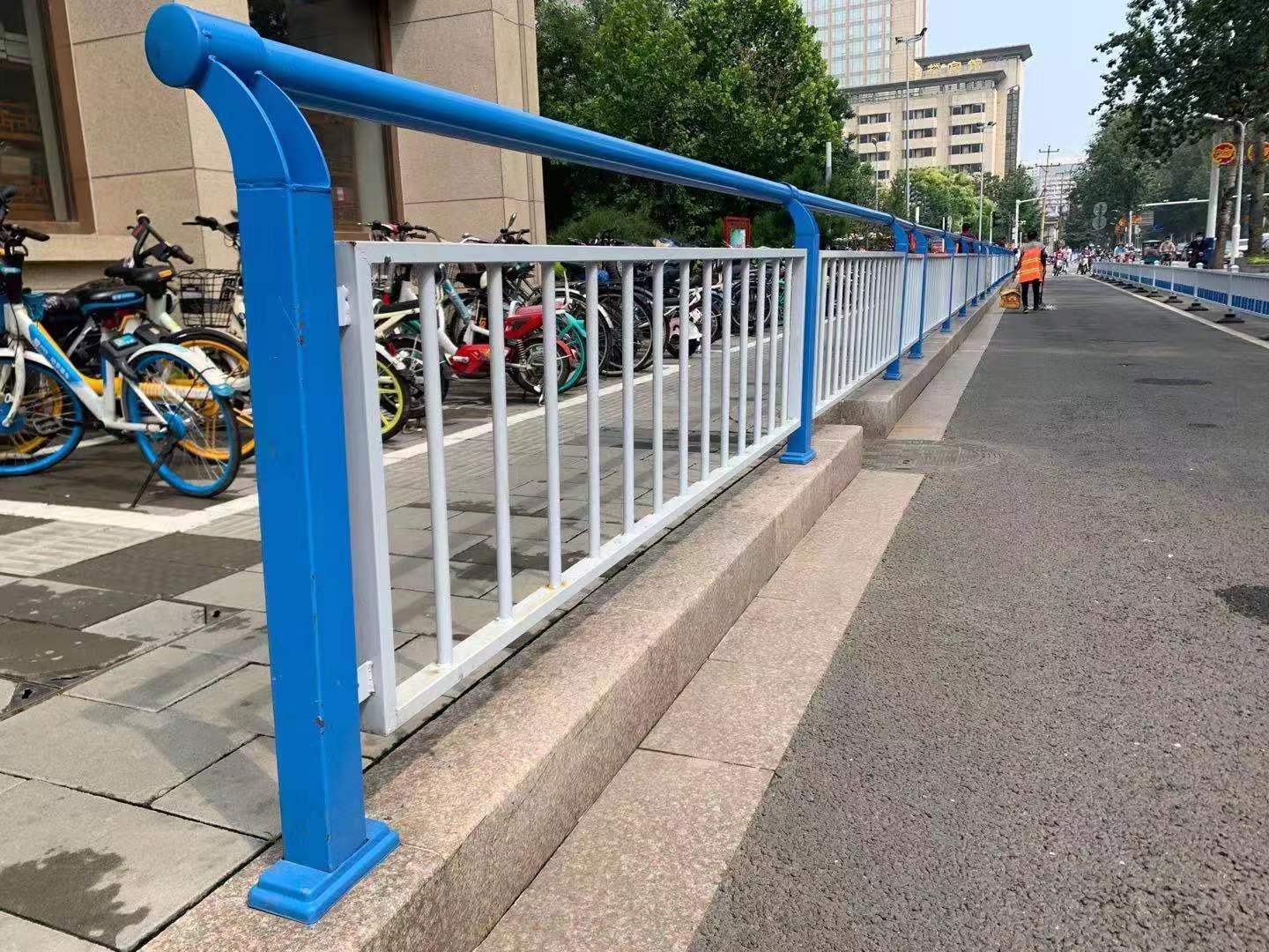 西宁不锈钢桥梁护栏多少钱一米