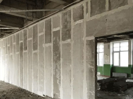 兰州轻质隔墙板采用了的环保材料和生态材料，甘肃轻质隔墙板能够有效地减少建筑物内部温度和湿度的变化。