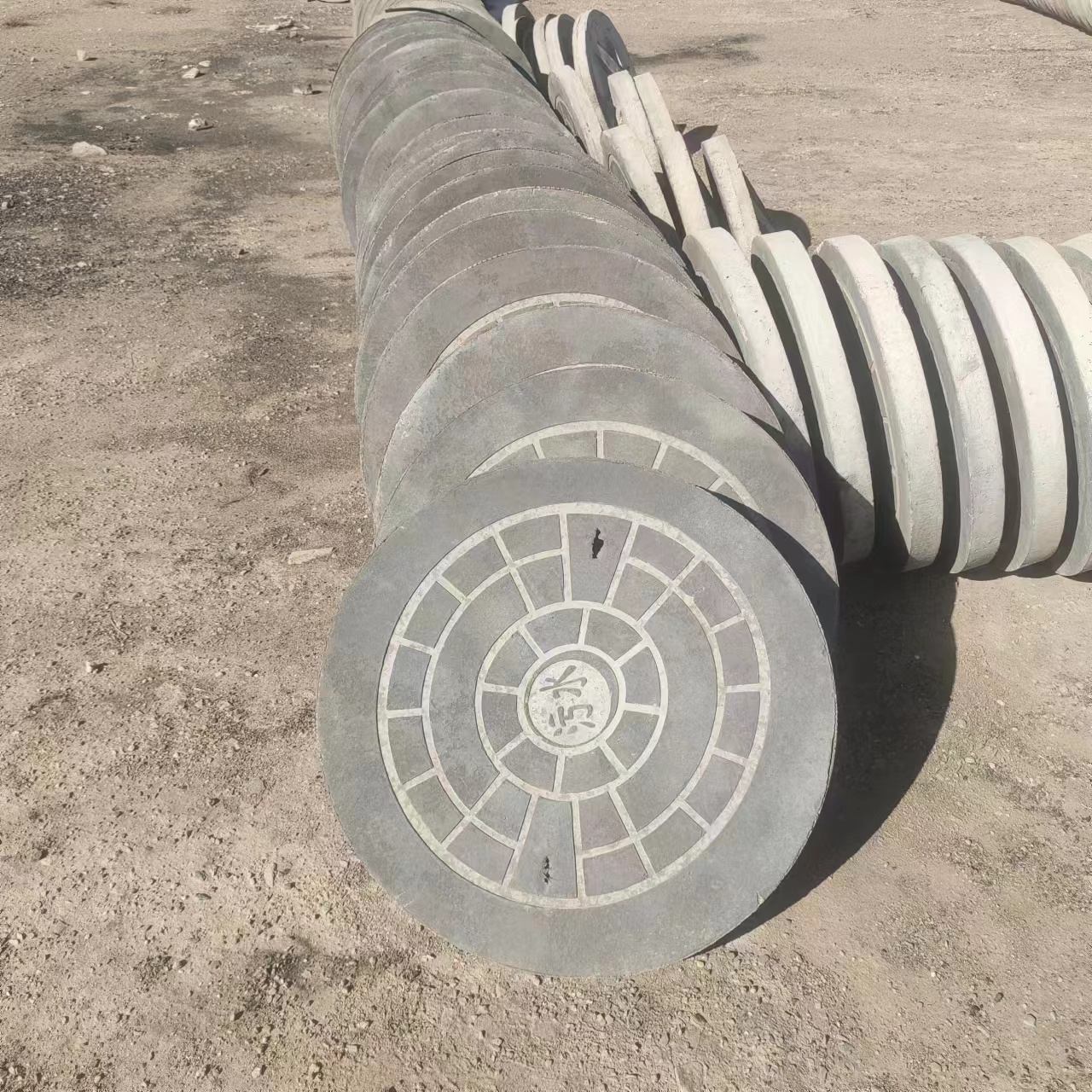 新疆钢纤维水泥井盖厂家