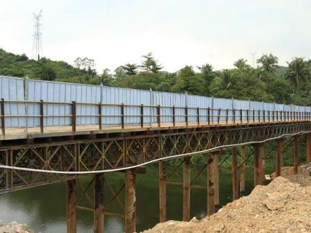 琼海地铁钢便桥施工