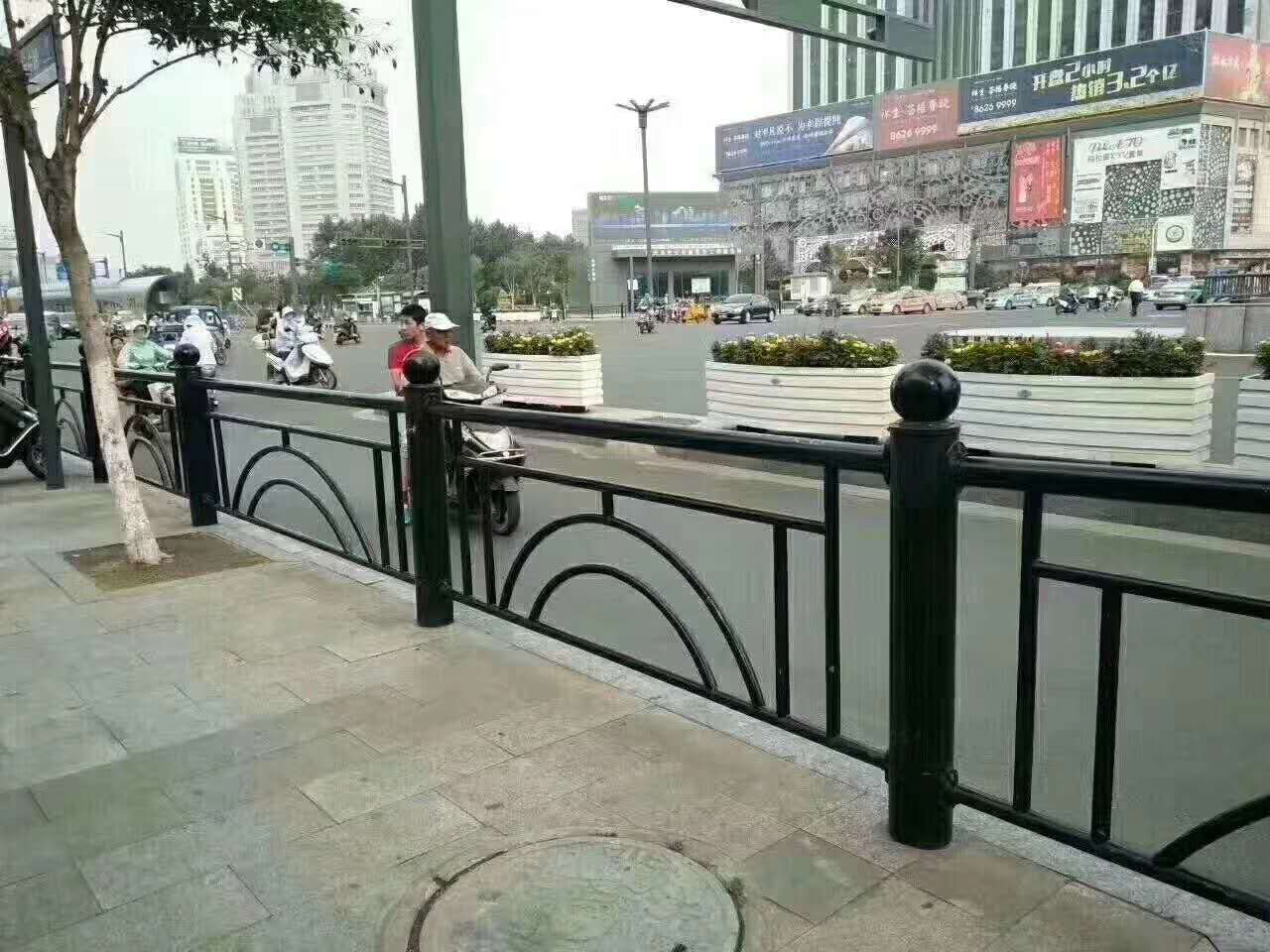 西宁市政道路护栏安装