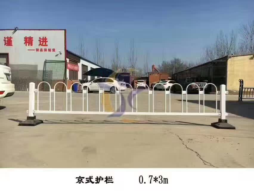 玉树隔离市政道路护栏生产厂家