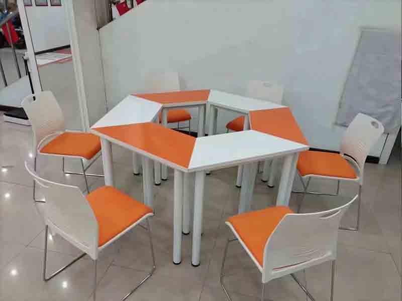 武威高校智慧教室桌椅生产厂家